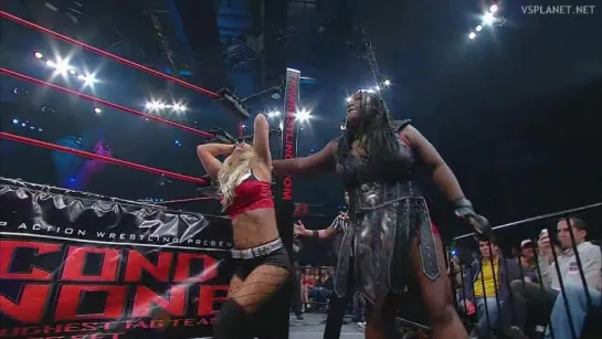 Awesome Kong vs Angelina Love, TNA Sacrifice 2009