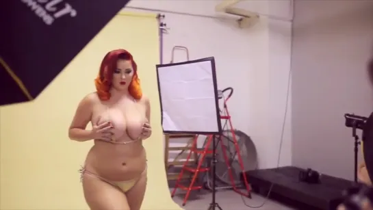 LUCY VIXEN HOT BRITISH CRUSH MODEL IN SEXY LINGERIE BIKINI TEASE HOTTEST GIRLS W