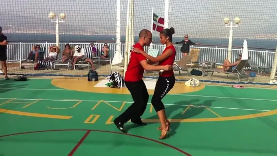 Bachata - Jorge (Ataca) y Tania (La Alemana) Salsa Cruise