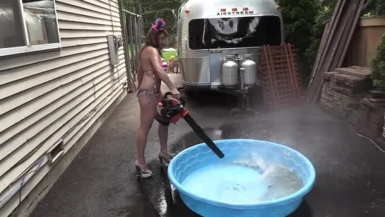 Bikini MILF Mom - How to Empty a Kiddie Pool 4th of July