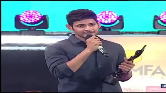 Super Star Mahesh Babu receiving Filmfare 2016 Best Actor Award for Srimanthudu