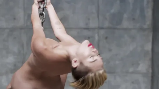 Miley Cyrus - Wrecking Ball (Offical Video)