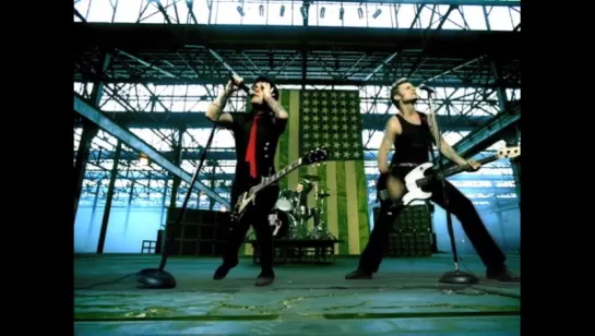 Green Day - American Idiot [OFFICIAL VIDEO]