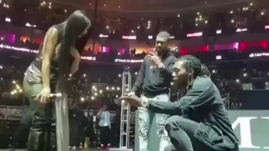 Offset (Migos) сделал предложение Cardi B (#NR)