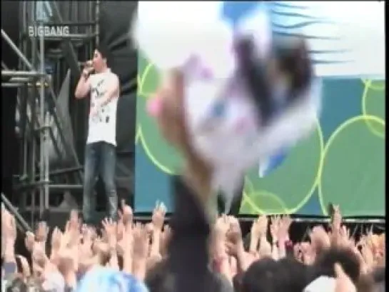 Big Bang - Beautiful Hangover + Hands Up [Live @ Summer Sonic 2010 in Japan]