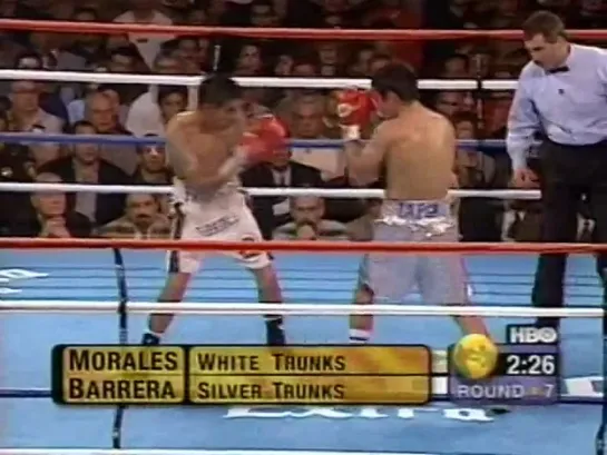 Marco Antonio Barrera vs Erik Morales I