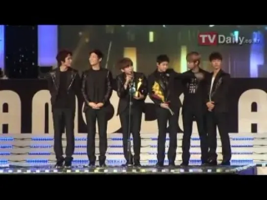 120118 BEAST - Popular Singer Award & Fiction @ 2012 Asia Model Festival Awards.