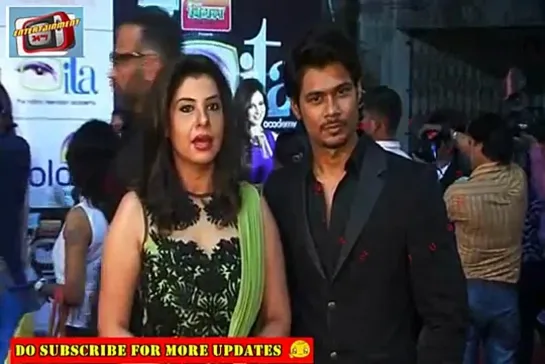 Ashish Sharma with Wife Archana & Sambhavna Seth with Avinash Dwivedi At ITA Awards Red Carpet