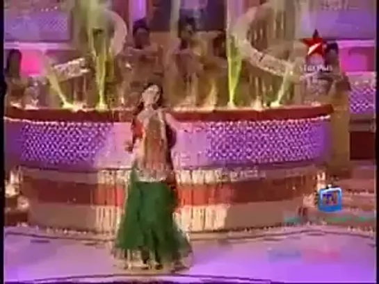 Khushi Kumari Gupta (Sanaya Irani)- Dancing to Bahara at Star Parivaar Ka Tyohar