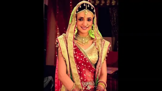 Sanaya Irani's KILLER Looks   Which One Suits Her The Best