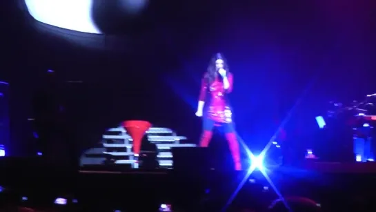 LAURA PAUSINI — Me quedo 2012 Lima Peru