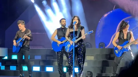 LAURA PAUSINI 🇪🇸 Como si no nos hubieramos amado - 21-07-2023 - Sevilla, Plaza Espana