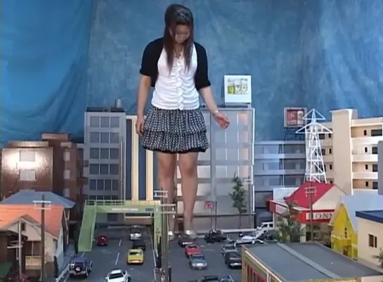 FCV - The Giantess 4