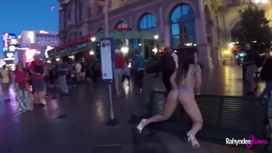 Las Vegas Sokaklarında İç Çamaşırı İle Twerk Yapan Hatun