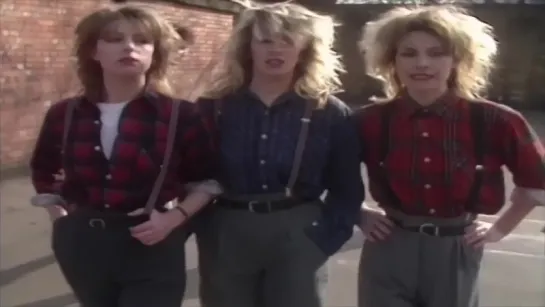 Bananarama - Na Na Hey Hey Kiss Him Goodbye