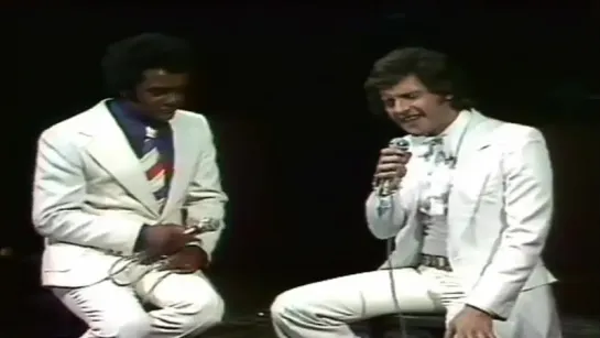 Joe Dassin & Johnny Mathis - Killing Me Softly With Her Song