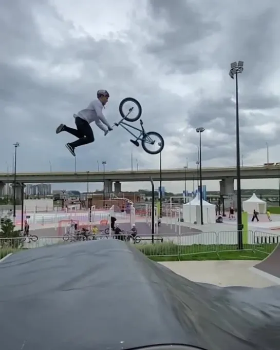 4X5 Kostya Andreev at Uram park Russian national bmx cup .mp4