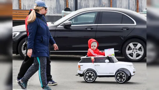 АвтоВАЗ спасён! Госдума предложила тратить маткапитал на покупку машины | пародия «Проводы любви»