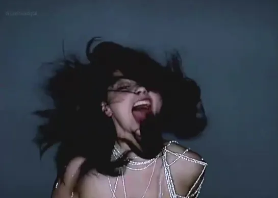 Björk (Bjork) Nude - Pagan Poetry (2001) 720p