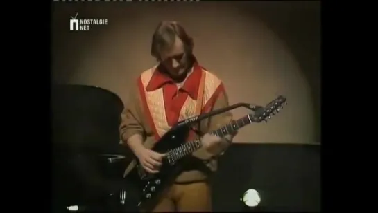 Jan Akkerman - Thijs van Leer  performing “Russian Roulette“