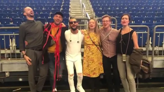 Джойелло Сабателли (бэк-вокалист Дитера Болена)• Instagram • 06.11.2019, Mercedes-Benz Arena, Берлин