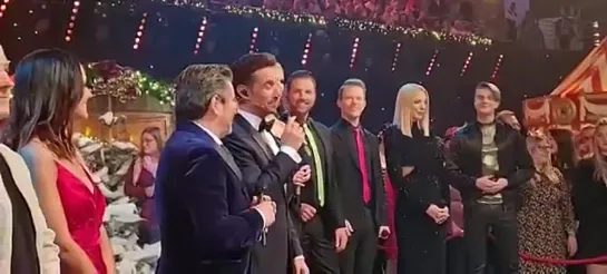 Thomas Anders und Florian Silbereisen mit allen Künstlern. (26.11.2022) MTW