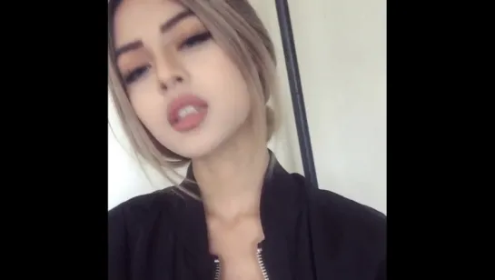 Очень красивая . Lily Maymac