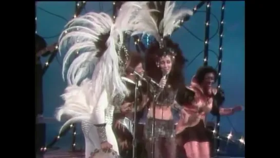 Cher & Labelle - What Can I Do for You؟ (Live on The Cher Show)