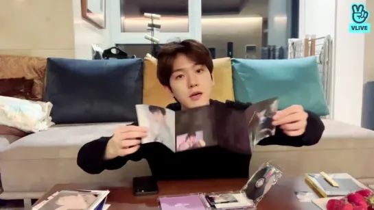 [VIDEO] 210330 Baekhyun @ "Bambi" Unboxing V Live