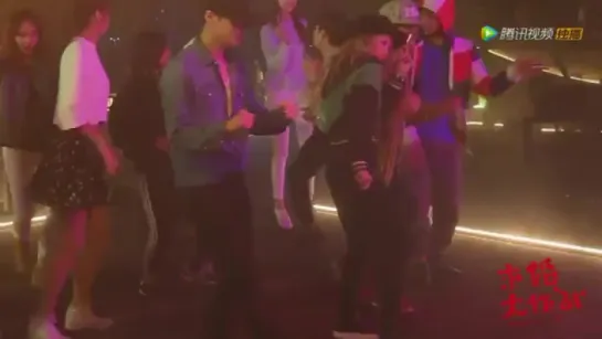 [VIDEO]  Lay @ Operation Love Behind the Scenes: Yixing and Coco Lee's Dance Battle!