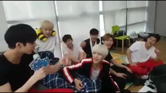 [VK] [25.06.2016] Monsta X - (waiting room} Music Core @  MBCentertain periscope