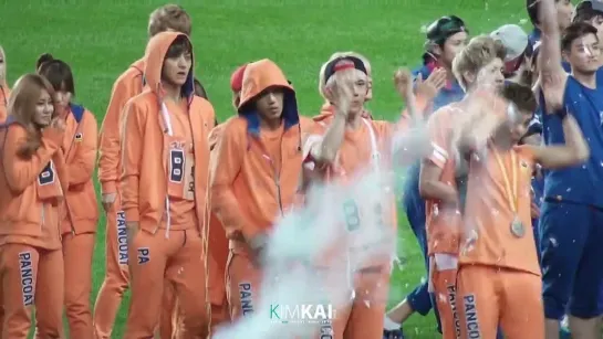 [FANCAM] 130903 Kai, Sehun & Baekhyun Playing With a Bottle @ MBC Idol Star Athletics Championship 2013