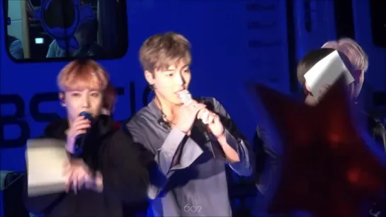 [VK][07.04.17]FANCAM SHOWNU talk(5) @ kiss the radio Hongki festival