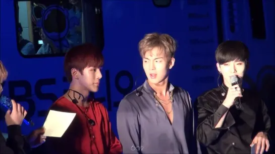 [VK][07.04.17]FANCAM SHOWNU talk(3) @ kiss the radio Hongki festival