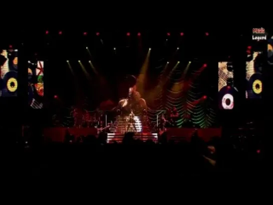 Rihanna - Is This Love (Bob Marley cover) (live in Manchester) (DVD)