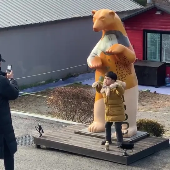 IG @exitsosiji 아빠가 추억 많이 만들어 줄게... 그리고 삼촌이랑 재밌게 놀아줘서 고맙고, 웃어줘서 고마워... 우리 행복하자~❤️