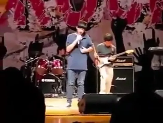 [FANCAM] Baekhyun Singing in His School Band