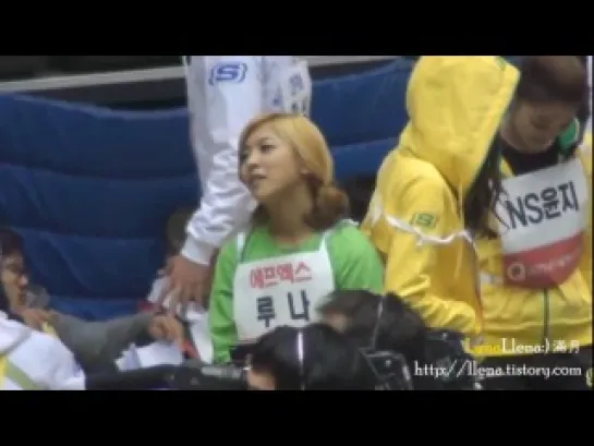 [Cam] 110123 T-ara Jiyeon & f(x) Luna @ Jamsil Gymnasium