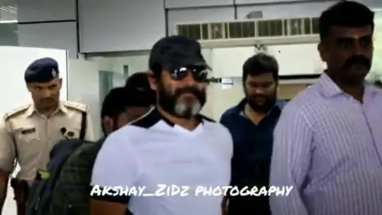 Chiyaan Vikram in Kerala | Kadaram Kondan promotion