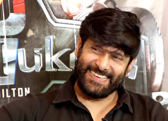 Vikrams smile ★ЧИЙЯН ВИКРАМ  CHIYAAN VIKRAM★