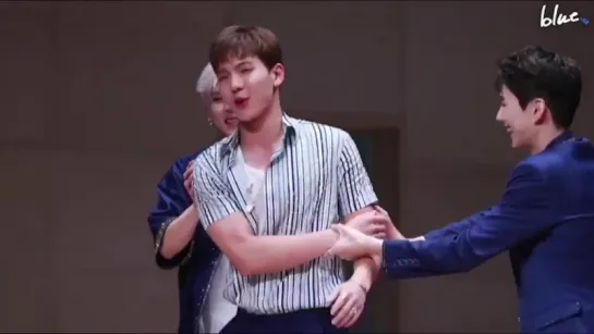 [VK][24.06.17] [Fancam] Shownu(with Jooheon) @ Фансайн в Мокдоне