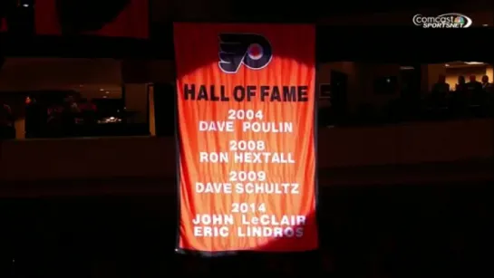 Flyers raise HOF banner for John LeClair and Eric Lindros \ Поднятиие полотнищ ЛеКлера и Линдроса под своды дворца.