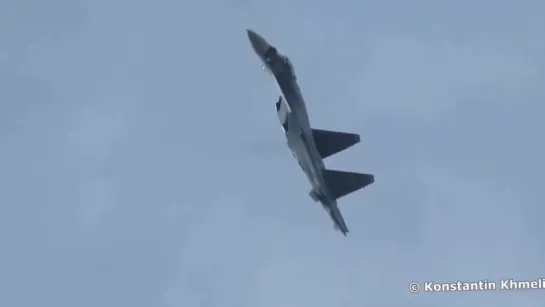 Су-35  Высший пилотаж!