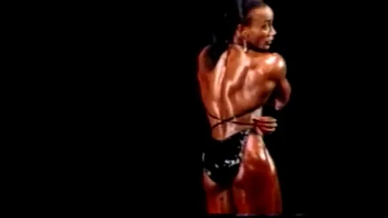 Lenda Murray Ms. Olympia Posing