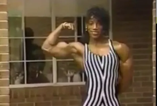 Lenda murray sexy muscle posing