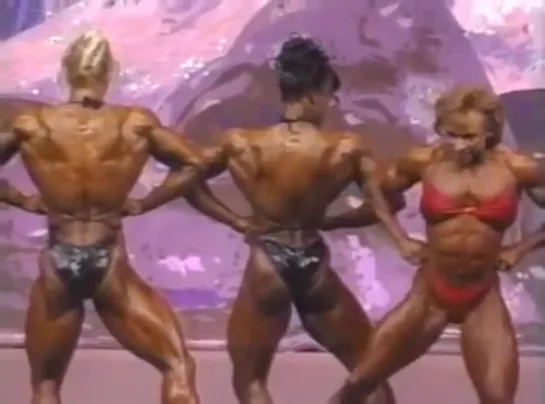 MS Olympia 1995_ female bodybuilder posedown