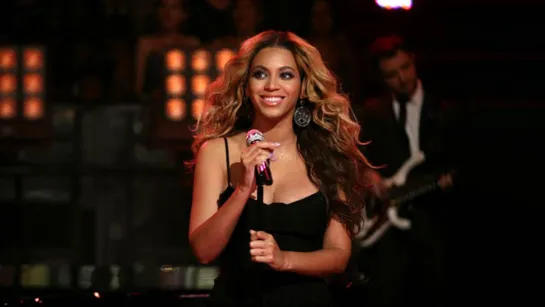 Beyoncé - Countdown (Live @ The Tonight Show Starring Jimmy Fallon 2011)