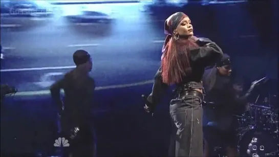 Rihanna - «Bitch Better Have My Money» (Live @ «Saturday Night Live»)