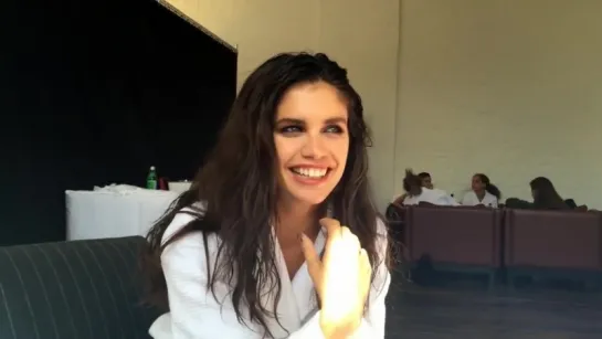 5 mins with Victoria Secrets model Sara Sampaio - LOVE_subs