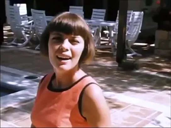 Mireille Mathieu - "Pardonne Moi Ce Caprice D'Enfant"